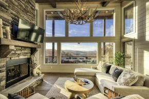 New! Modern Farmhouse Retreat with Sprawling Views, Hot tub, porch, and wet bar!